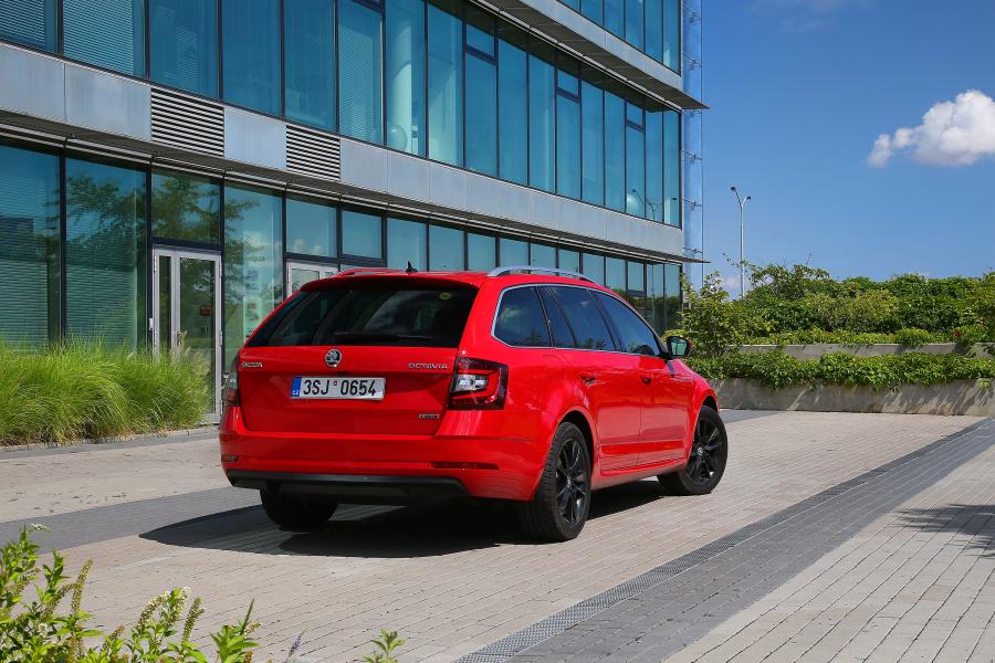  Skoda Octavia Combi G-Tec 2017 года  (WW) (фото 14 из 16)